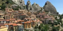 Castelmezzano, ecco le Dolomiti lucane che incantano i turisti