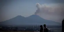 Incendio sul Vesuvio, tre i fronti di fuoco ancora attivi