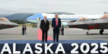 Trump-Putin, il film della giornata: sorrisi, segreti in limousine e tre ore di colloquio ad Anchorage
