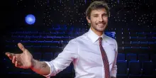 Cosa sappiamo sui video intimi di Stefano De Martino: le telecamere, i dubbi sugli hacker e gli screenshot