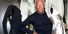 Giorgio Armani, il gorilla in salotto e i lama in giardino: un viaggio tra le case del Re della moda, da Milano a Saint Tropez