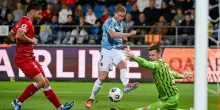 Napoli, De Bruyne (senza fascia del Belgio) lancia messaggi d'amore