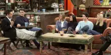 Central Perk potrebbe aprire a Manhattan: il caffè di Friends con il divano arancione torna nel cuore di New York
