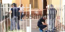Latina, donna di 63 anni trovata morta in casa in una pozza di sangue: ipotesi omicidio, l'allarme dato dalla badante