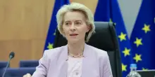 Sanzioni contro la Russia, dal gas alle banche, le criptovalute e le navi ombra: i settori colpiti. Von der Leyen: «Aumentiamo la pressione»