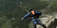 Giacomo Zamparo, il base jumper morto a 43 anni lanciandosi dal monte Mezza: a dare l'allarme la compagna che non lo vedeva arrivare