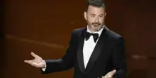 Jimmy Kimmel torna in tv dopo la sospensione e attacca Trump: «Ha provato i tutti in modi a cancellarmi». Il presidente Usa: «Lasciamo che marcisca con i suoi pessimi ascolti»
