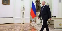 Russia, Putin firma il decreto per arruolare 135.000 coscritti: così Mosca alza il muro al confine con l'Ucraina