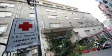 Napoli, detenuto minorenne aggredito in ospedale dai parenti del rivale