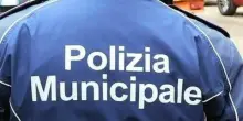 Vigilessa incinta all'ottavo mese trovata morta: si è sparata con la pistola d'ordinanza