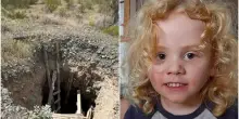 Bimbo di 4 anni svanito nel nulla da tre settimane, tutta l'Australia cerca Gus Lamont: il timore che sia finito in un pozzo