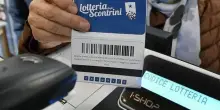 Lotteria scontrini, è ancora attiva? Quanto si può vincere e come partecipare. Il 30 ottobre premio da 5 milioni