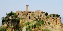 Turismo, i borghi italiani più cercati: da Civita di Bagnoregio a Sperlonga e Percile