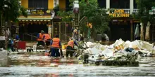 Vietnam, 35 morti per l'alluvione: più di 40mila animali deceduti e 16mila case allagate