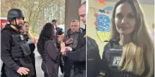 Angelina Jolie a Kherson, la guardia del corpo viene reclutata dalle forze ucraine: lei riesce a liberarlo
