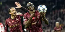 Osimhen e la tripletta all'Ajax, i rimpianti dei tifosi del Napoli e delle big di Champions