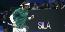 Musetti andrà alle Atp Finals, Djokovic vince ad Atene ma rinuncia a Torino: la frase pronunciata a rete e il ranking attuale