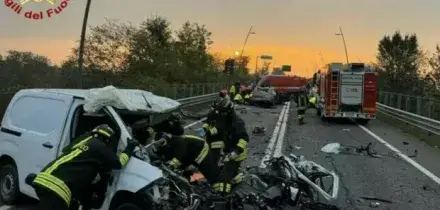 Bergamo, incidente sulla tangenziale a Stezzano: tre morti e diversi feriti. Traffico in tilt