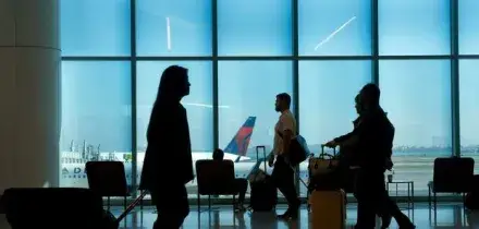 Shutdown Usa, traffico aereo si ridurrà quasi a zero. «Forti rallentamenti, ci saranno enormi disagi»