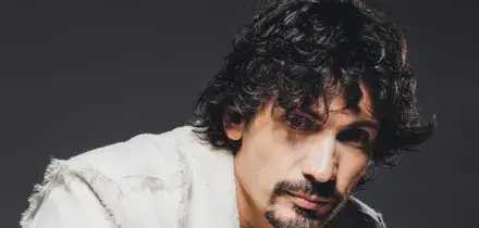 Pierdavide Carone: «Dopo il dolore per la morte di papà, sono rinato. Quando tocchi il fondo capisci che la felicità è una scelta»