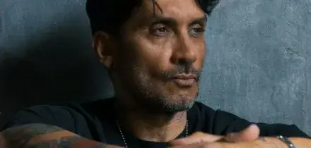 Fabrizio Moro: «Ora odio la droga, ho rischiato la vita: esaltarla fa danni in musica e in tv. Spero che mio figlio sia meno spericolato di me»