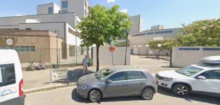 Trapianti di capelli illegali ad Arezzo, paziente finisce in ospedale in fin di vita: scattano due denunce