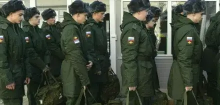 Russia, le «vedove nere»: matrimoni fittizi con i soldati ?single per ottenere soldi dopo la loro morte. Ma le famiglie non ci stanno