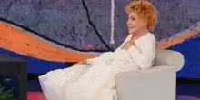 Ornella Vanoni morta, gli ultimi giorni: «Dolore a una vertebra, come un coltello nella schiena. Domenica non vado da Fazio»