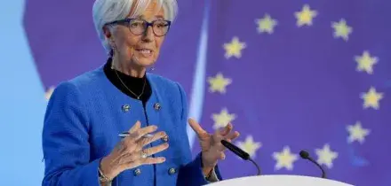Bce, Lagarde: «Il calo del debito va conciliato con gli investimenti»