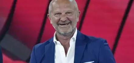 Andrea Pucci: il soprannome, l'amore per Rachele, le polemiche sull'Ambrogino d'oro e il malore. «Ho fatto il tagliando, le coronarie ora sono ok»