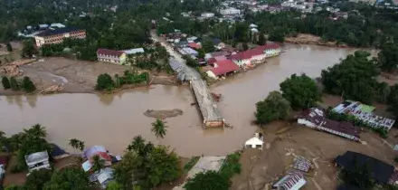 Alluvioni in Sri Lanka e Indonesia, oltre 320 morti. ?Le piogge torrenziali causate dal ciclone Ditwah