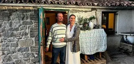 Famiglia nel bosco, i genitori verso l'ok alla casa offerta gratis. Il proprietario: «Gli è piaciuta molto»