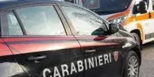 Varese, picchia la moglie e tenta di strangolarla con un cavo elettrico. Arrestato 48enne