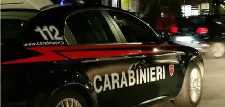 Firenze, marito e moglie trovati morti in casa con ferite da armi da taglio: si cerca il figlio, è irreperibile