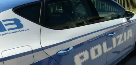 Frattamaggiore, controlli della Polizia sull?Asse Mediano contro i rapinatori: ?arrestato un 18enne