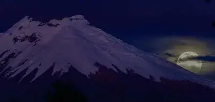 L'ultima Superluna del 2025: lo spettacolo mozzafiato nella notte con la Luna Fredda e la stella Aldebaran