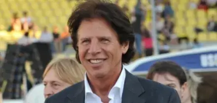 Sandro Giacobbe, morto a 75 anni il cantante di «Signora mia». Da dieci anni lottava contro un tumore