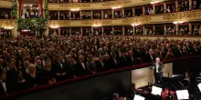 Scala, malore per Riccardo Chailly: il direttore d'orchestra in ospedale. Interrotta l'opera «Lady Macbeth»