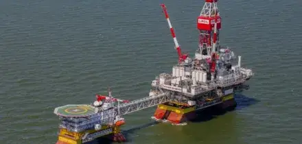 Piattaforma petrolifera Filanovsky colpita da droni ucraini: bloccata produzione di oltre 20 pozzi