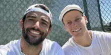 Sinner e Berrettini si allenano a Dubai: con loro anche Enqvist