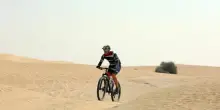 Da Dubai al Golfo dell?Oman: l?impresa in solitaria di Nico de Corato in mountain bike