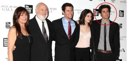Rob Reiner e Michele Singer uccisi nella loro casa a Los Angeles, arrestato il figlio Nick
