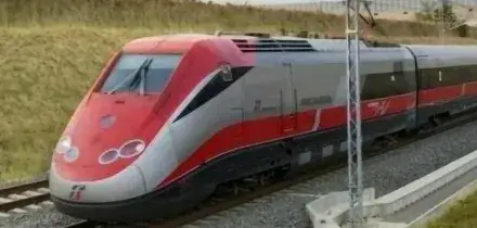 Alta Velocit&agrave;, cadavere sui binari nel Senese: riaperta la linea Roma-Firenze. Ritardi fino a 120 minuti