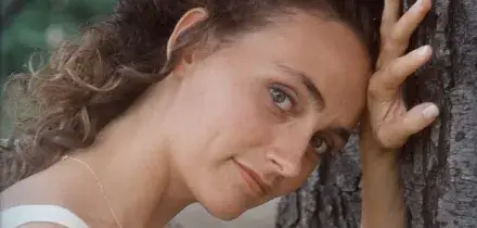 Daniela Gazzano, la mamma con la Locked-In Syndrome che parla con gli occhi e ha scritto un libro con 100mila battiti di ciglia