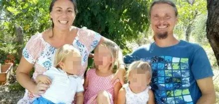 Famiglia nel bosco, i bimbi &laquo;non volevano lavarsi con il sapone, annusano vestiti puliti e persone, chiedono di stare "al caldo"&raquo;