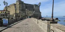 Napoli, lavori a Castel dell'Ovo: rimosse le impalcature esterne