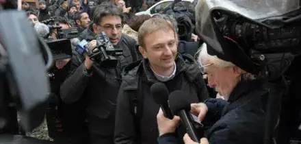 Garlasco, Alberto Stasi e la telefonata intercettata con l'avvocato: &laquo;Il sangue sotto le unghie di Chiara? Spero abbia graffiato il suo assassino&raquo;