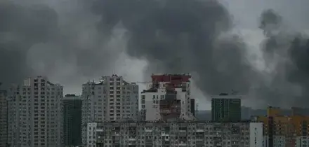 Kiev sotto attacco, i russi lanciano Kinzhal e shahed: 500 droni e 40 missili. Un terzo della citt&agrave; &egrave; senza riscaldamento. Si alzano i jet polacchi