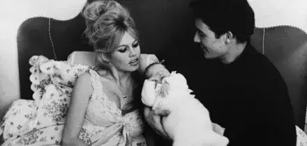 Brigitte Bardot, il figlio Nicholas Charrier e la gravidanza indesiderata. Quando lei disse: &laquo;Era come un tumore che si &egrave; nutrito di me&raquo;