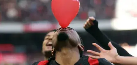 Le pagelle di Milan-Verona 3-0: la metamorfosi di Nkunku (8). Allegri capolista a +4 (momentaneo) sul Napoli